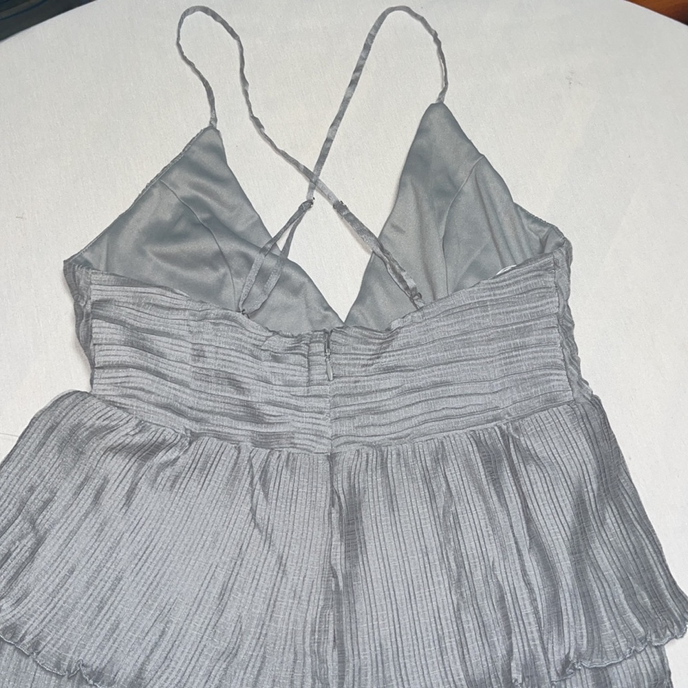 LULUS CHEERS AND TIERS GREY
CHIFFON PLEATED SURPLICE TIERED Mini
DRESS M - Picture 5 of 14